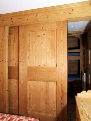 42 – Meuble – (En collaboration avec M. Jean-Benoit Boisset – Architecte d’intérieur)