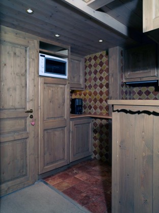 12 – Cuisine Traditionnelle – (En collaboration avec M. Jean Rignault – Architecte d’intérieur)