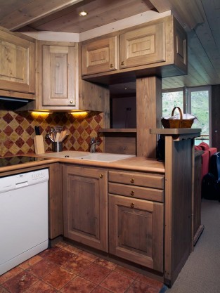 13 – Cuisine Traditionnelle – (En collaboration avec M. Jean Rignault – Architecte d’intérieur)