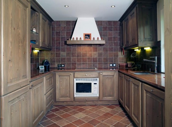14 – Cuisine Traditionnelle – (En collaboration avec M. Jean Rignault – Architecte d’intérieur)