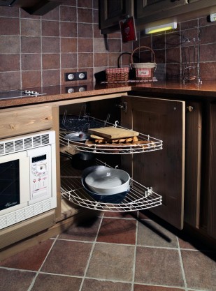 15 – Cuisine Traditionnelle – (En collaboration avec M. Jean Rignault – Architecte d’intérieur)