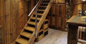 Escalier vieux bois